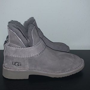 Woman’s size 7 grey suede UGG ankle high booties